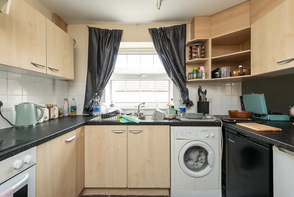 property photo 11 of 34