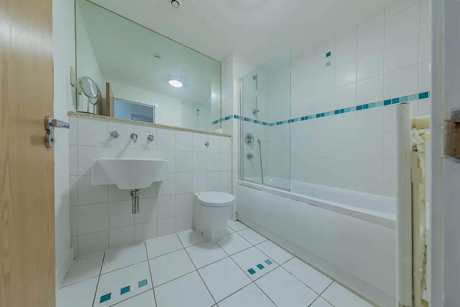 property photo 9 of 15