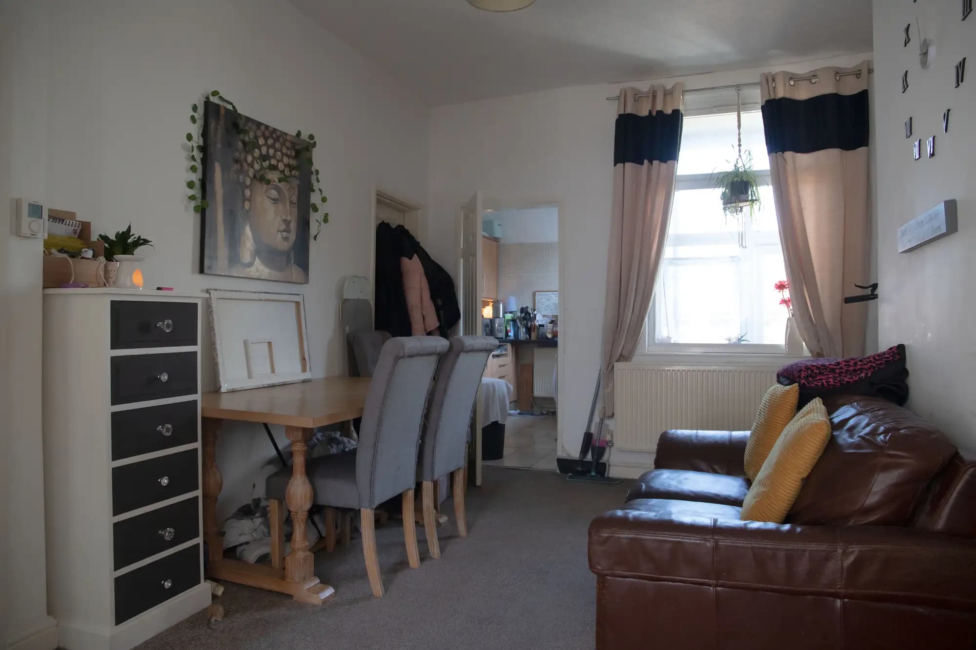 property photo 4 of 10