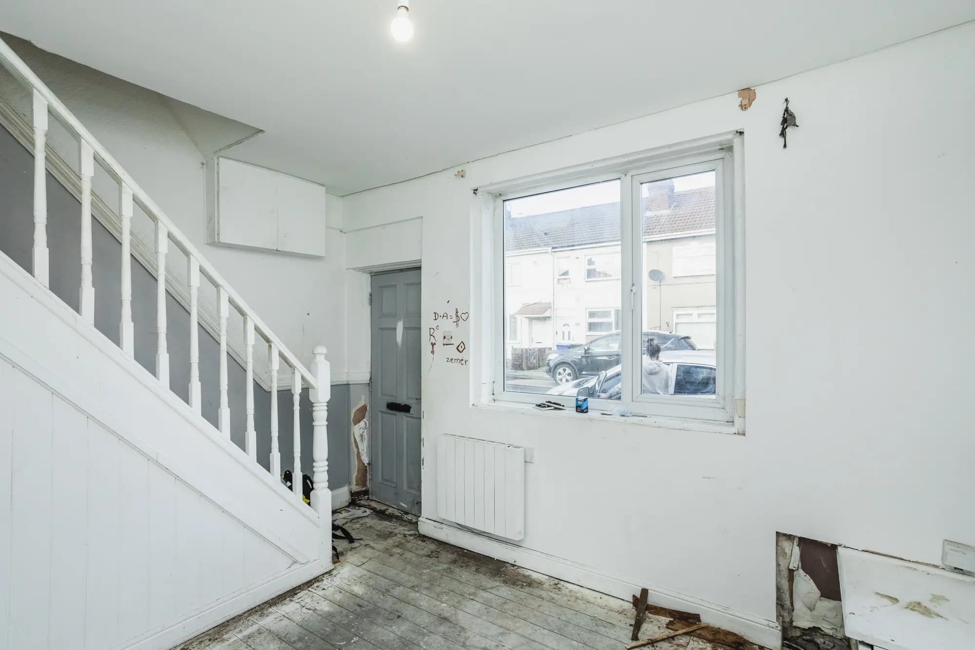 property photo 5 of 32