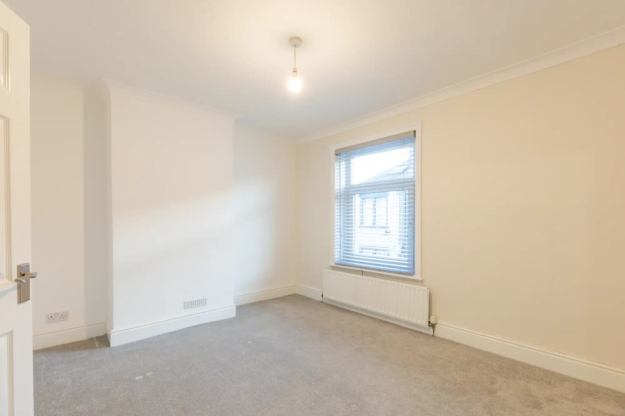 property photo 10 of 16
