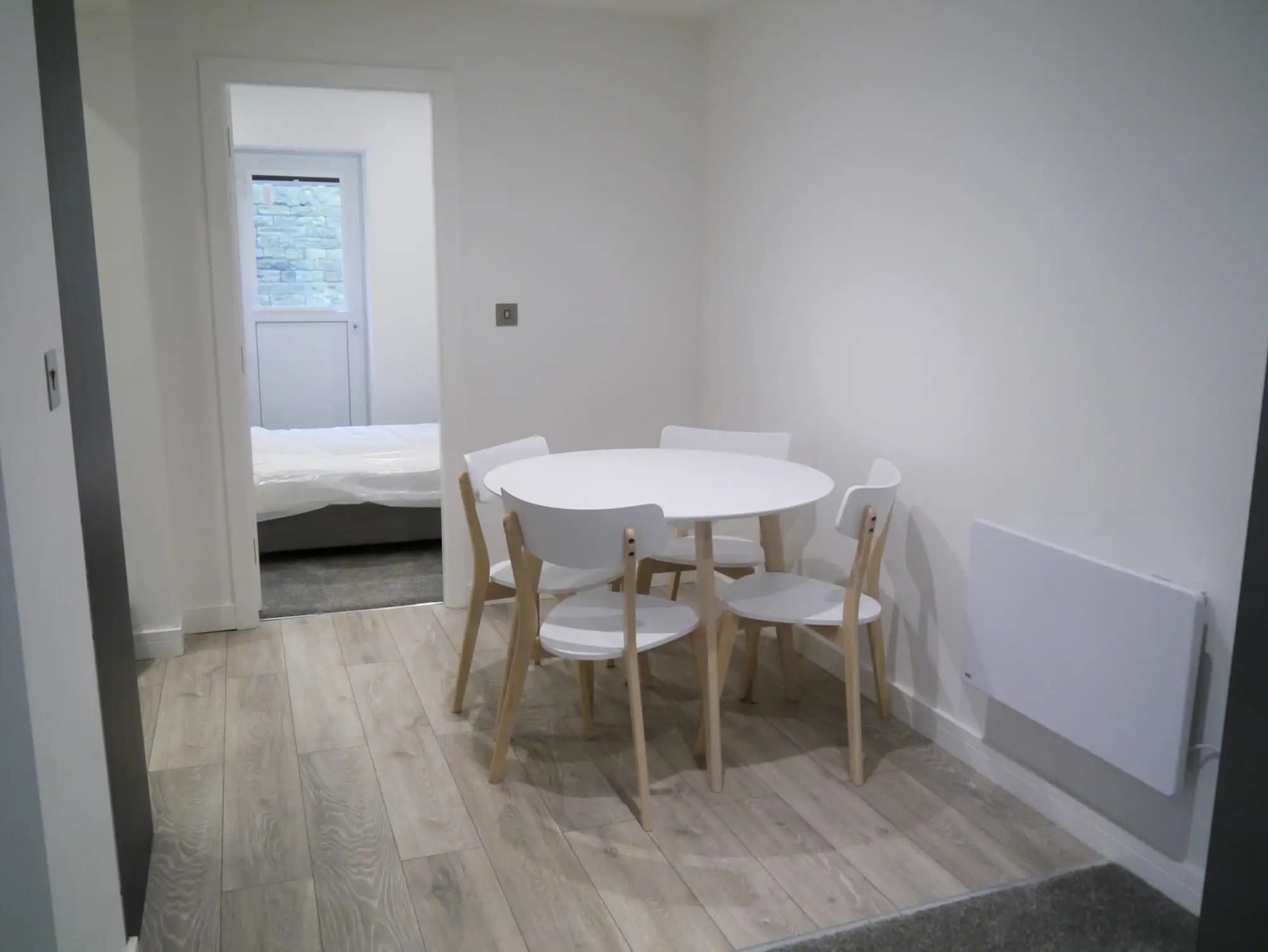 property photo 10 of 34