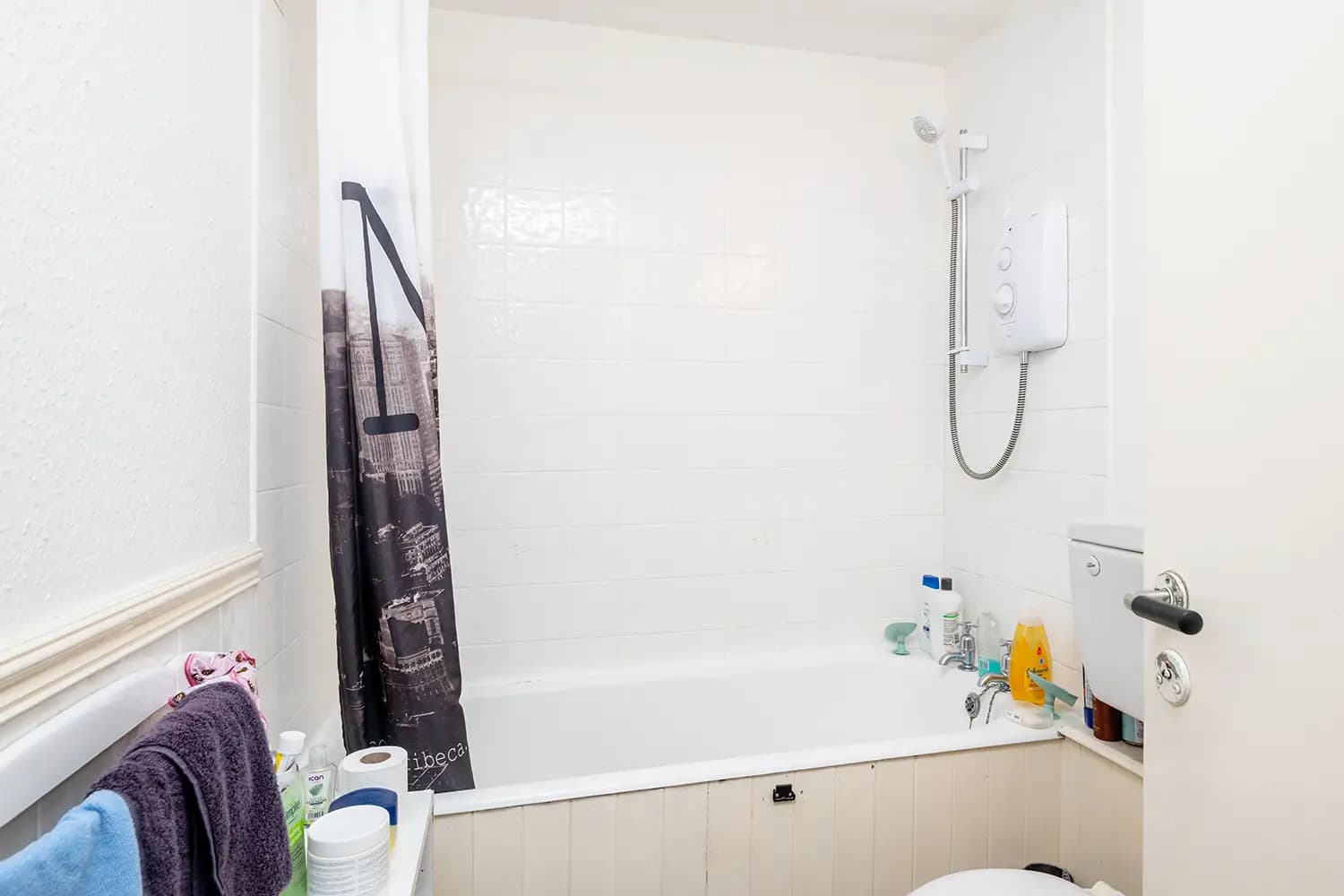 property photo 8 of 17