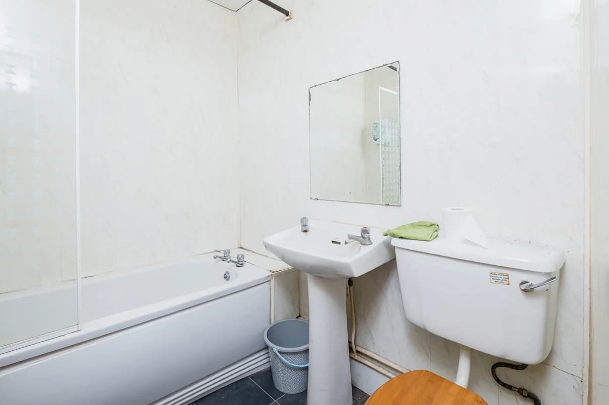 property photo 7 of 22