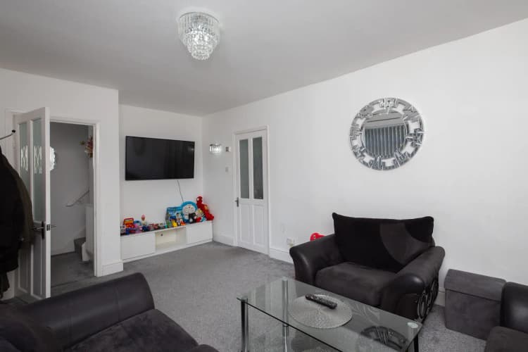 property photo 3 of 27