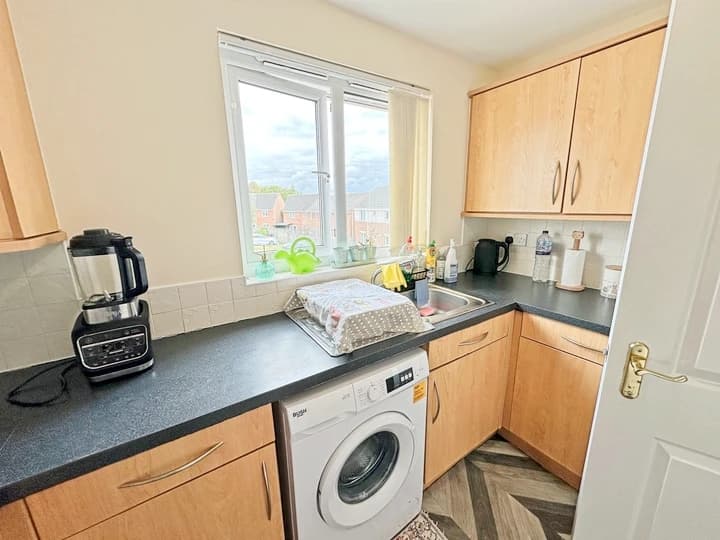 property photo 6 of 18