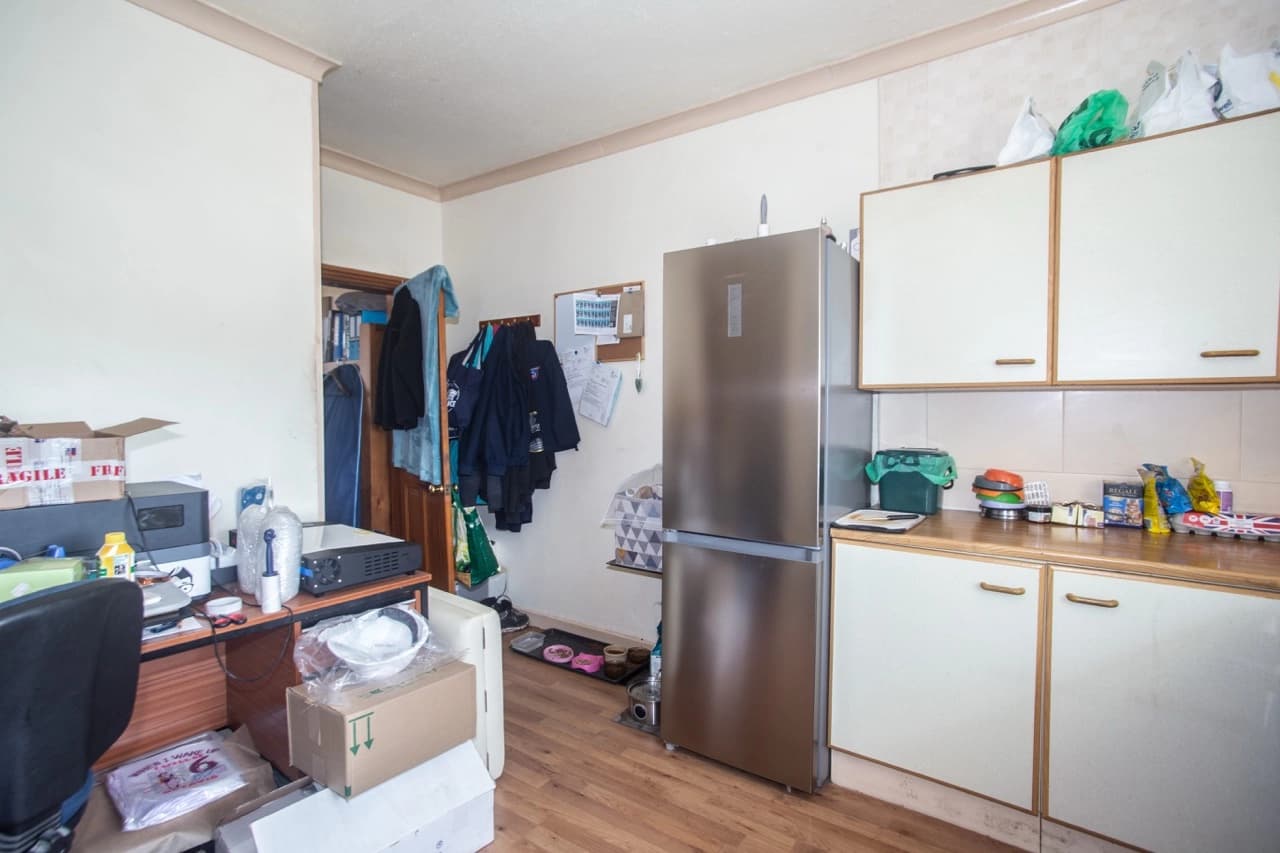 property photo 5 of 19