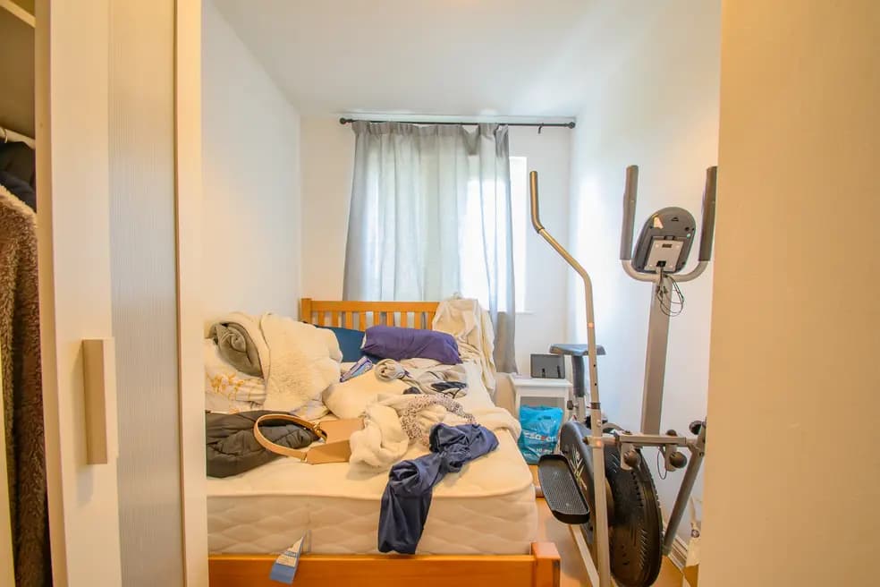 property photo 11 of 17