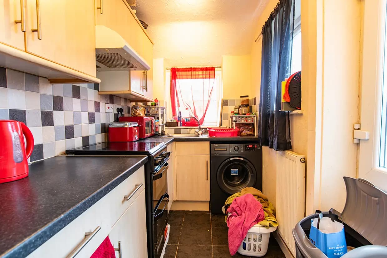 property photo 4 of 21