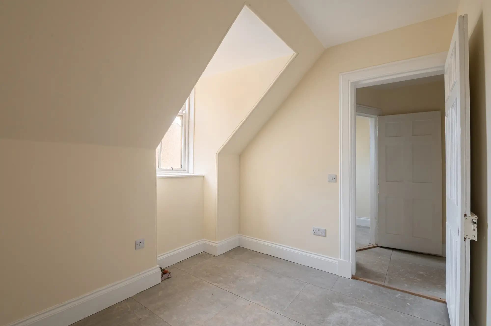 property photo 21 of 32