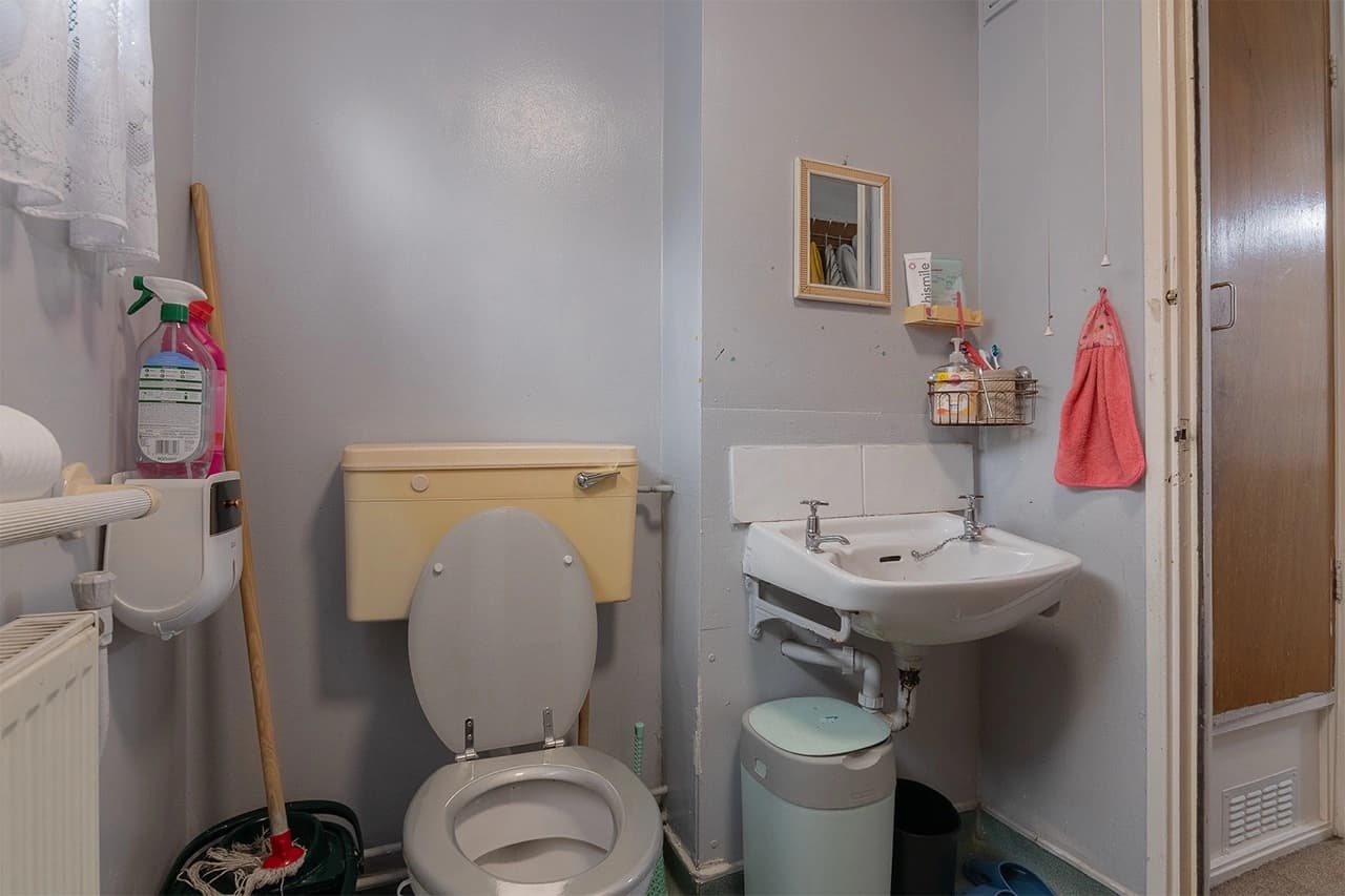 property photo 9 of 20