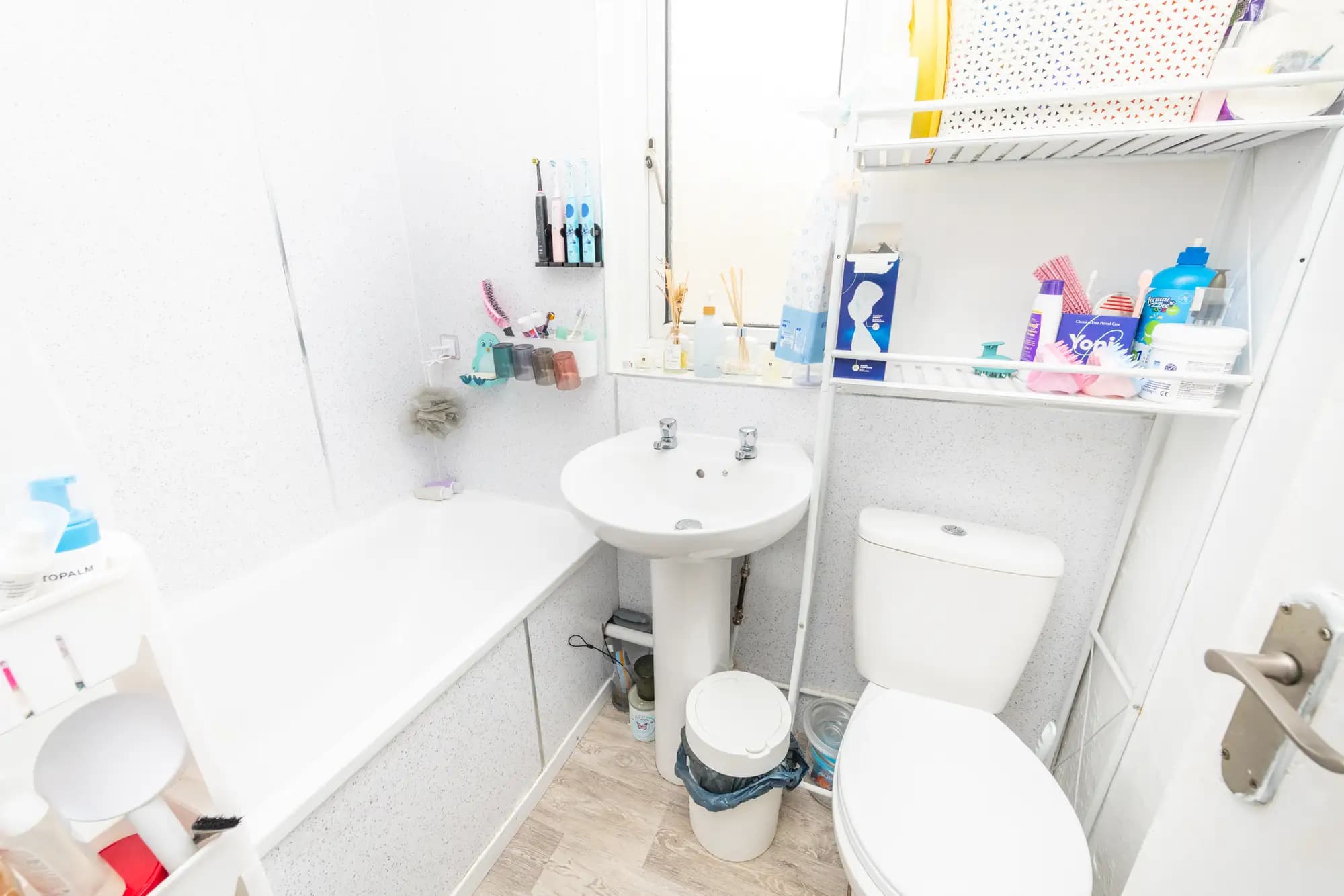 property photo 5 of 9