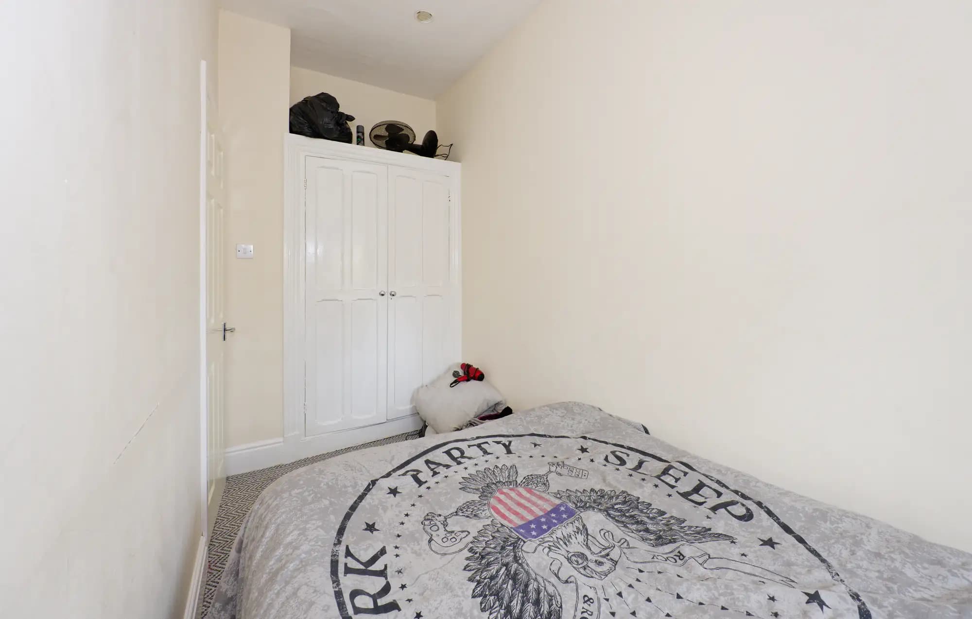 property photo 6 of 20