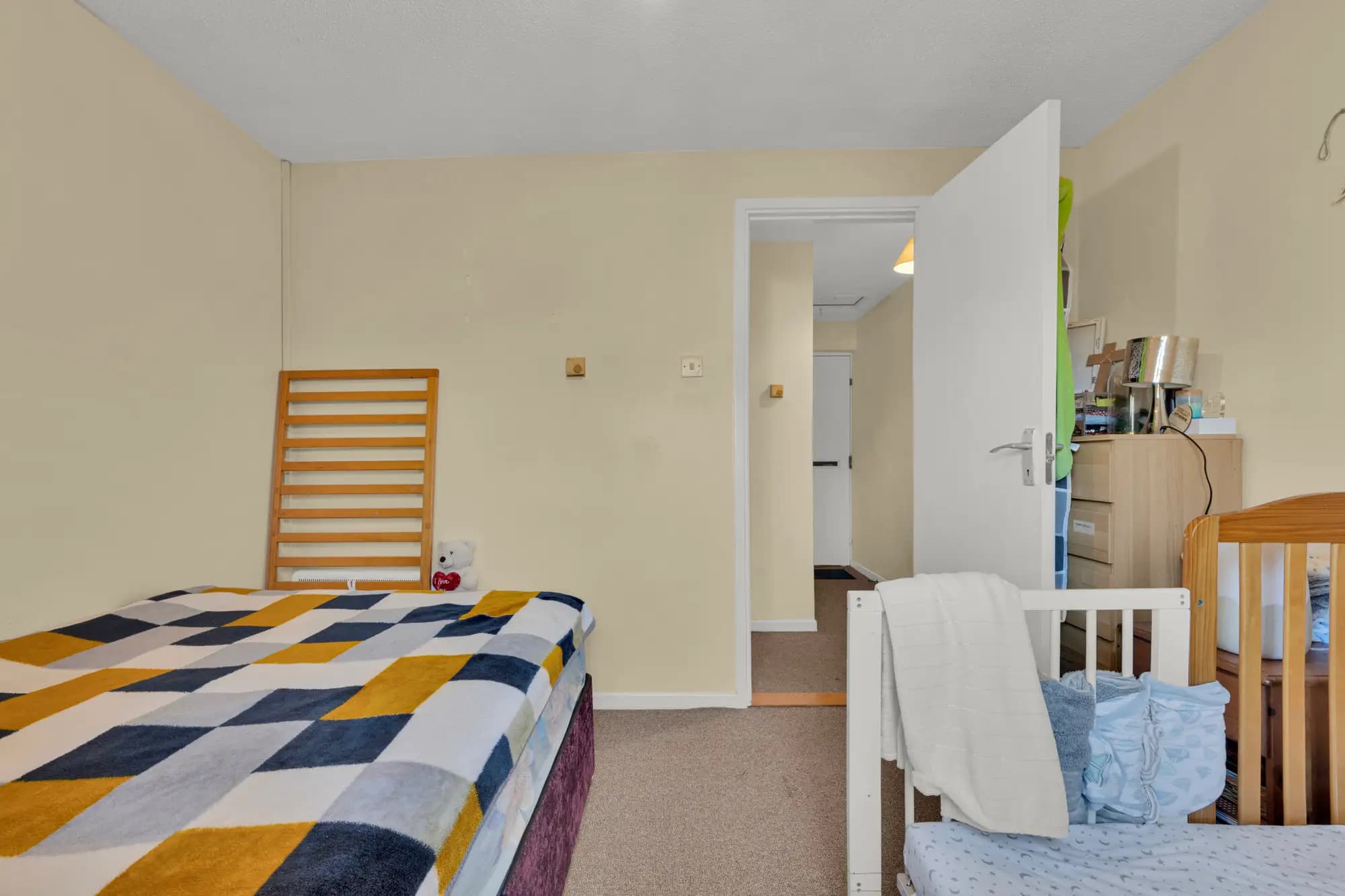 property photo 9 of 16