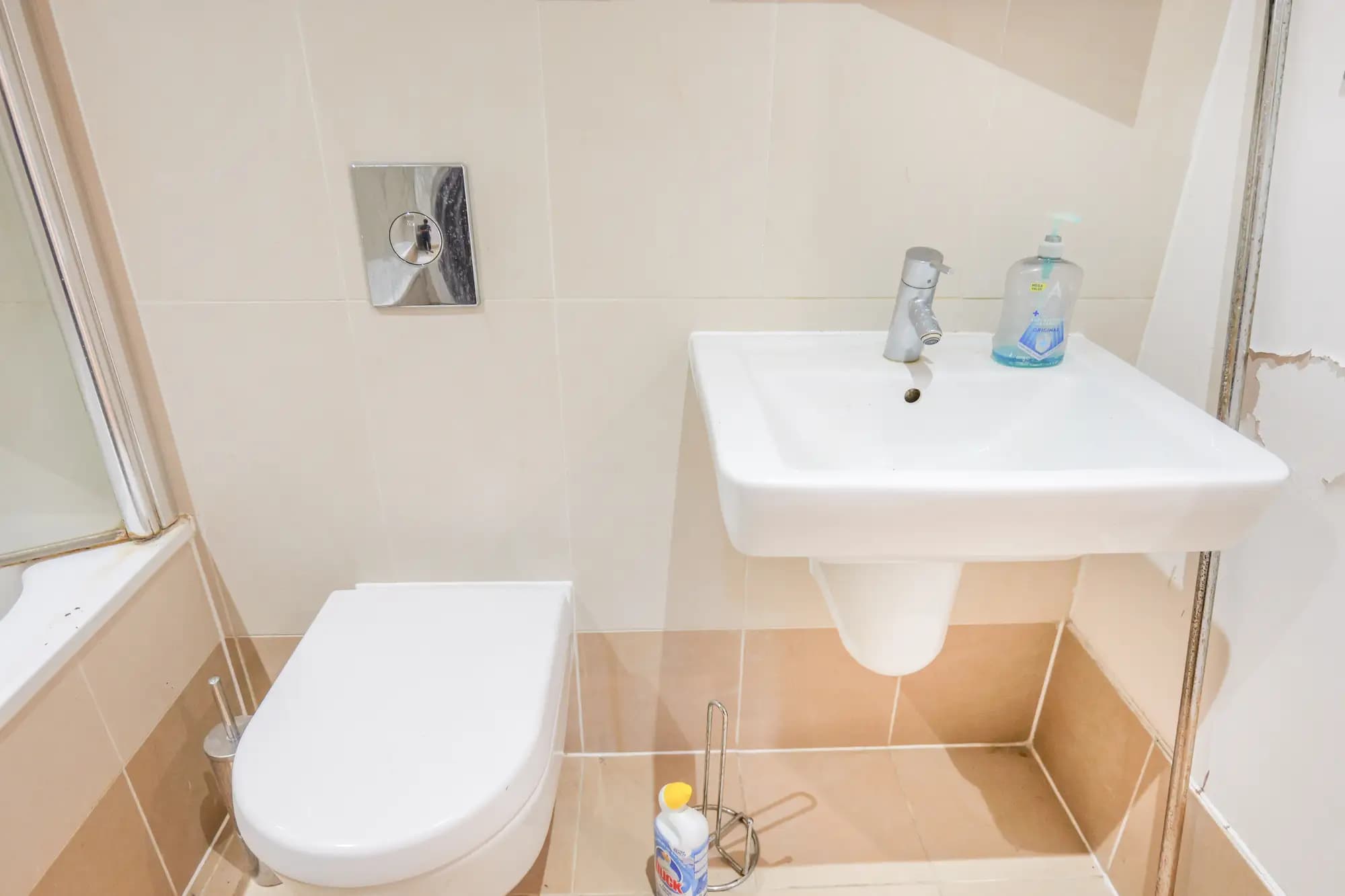 property photo 5 of 13