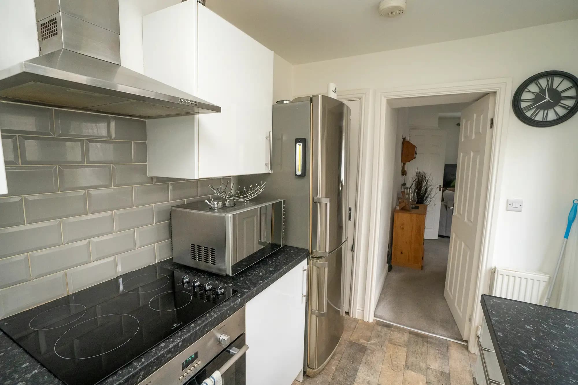 property photo 8 of 13