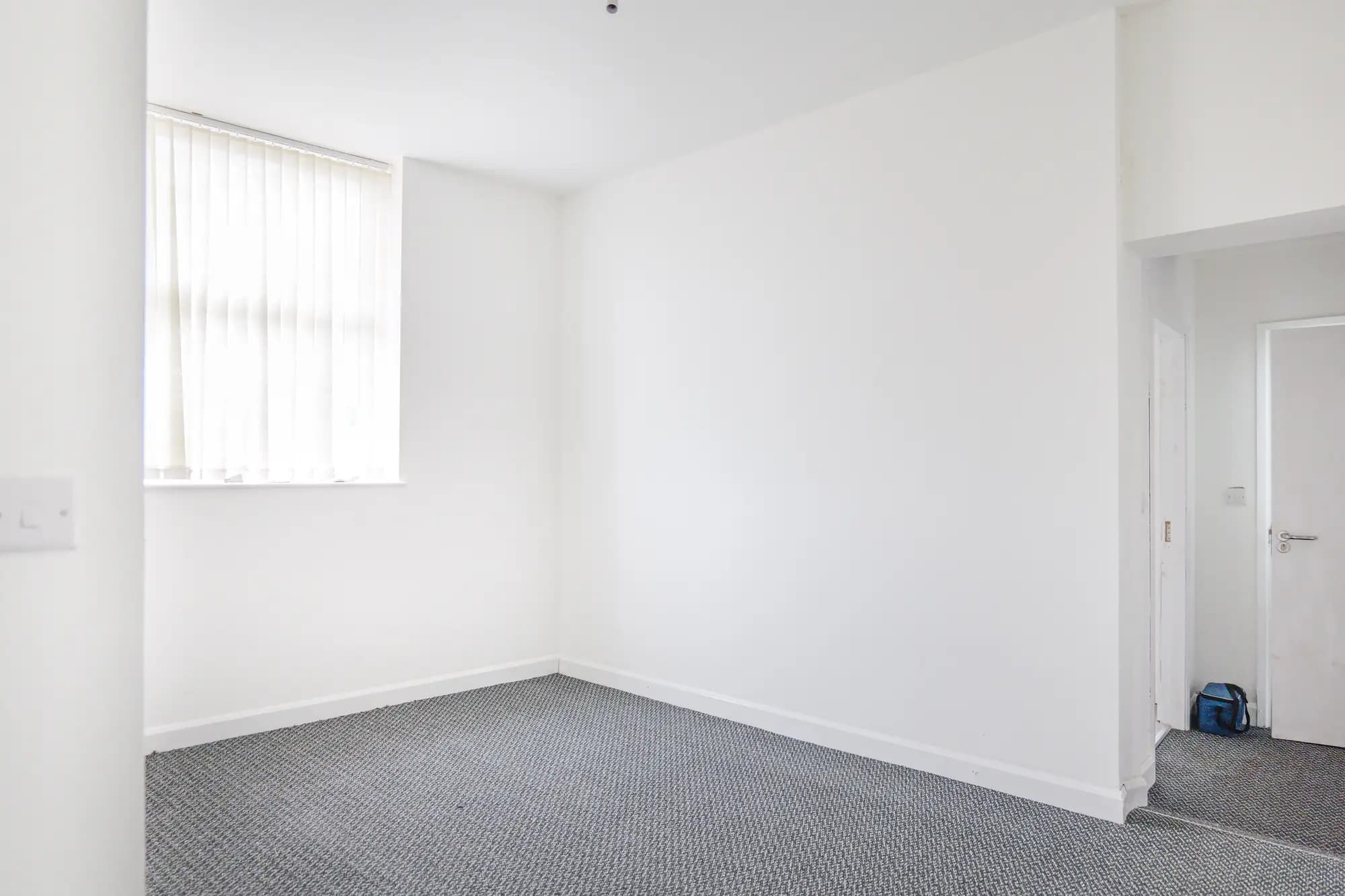 property photo 18 of 30