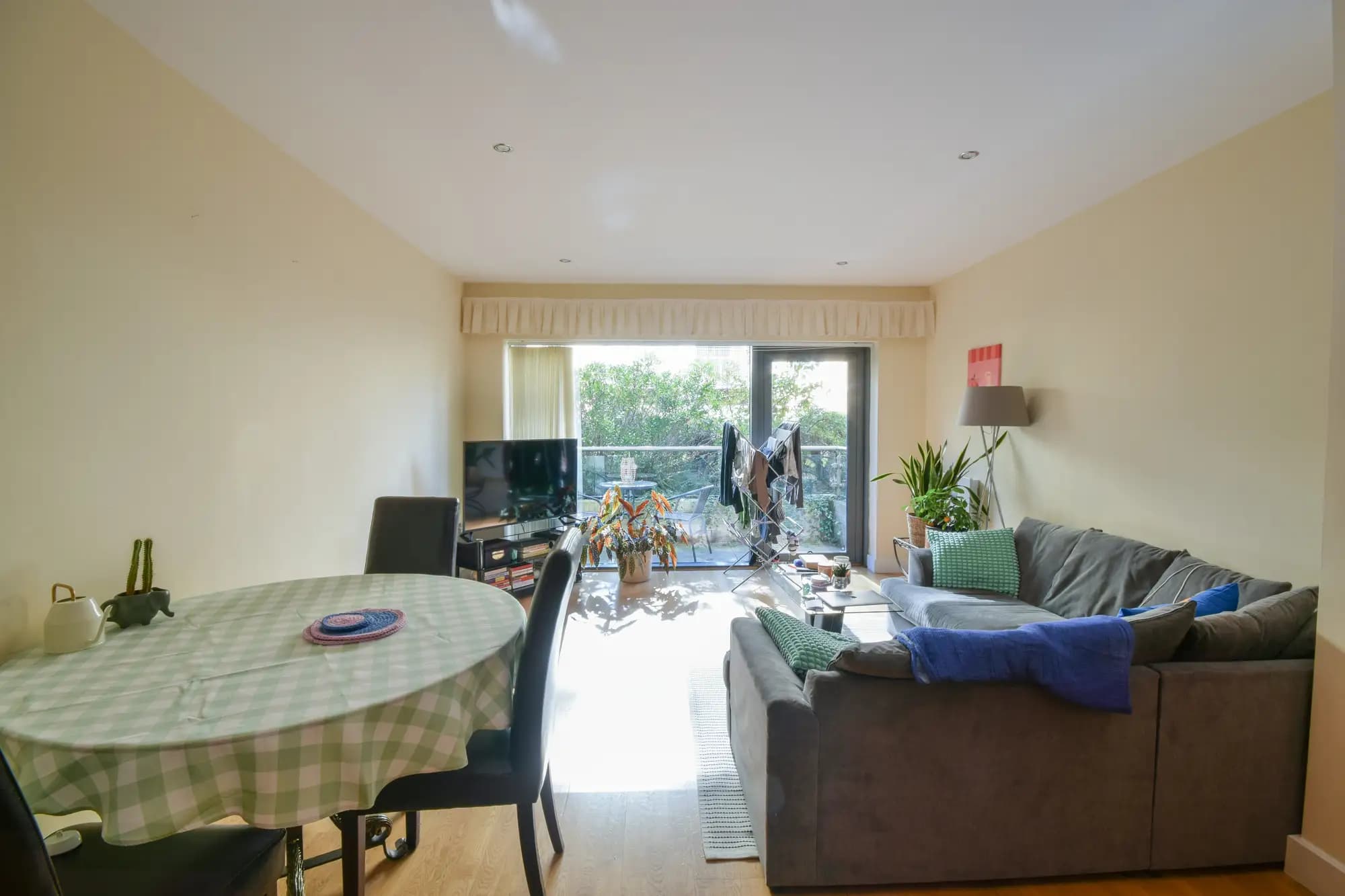 property photo 4 of 13