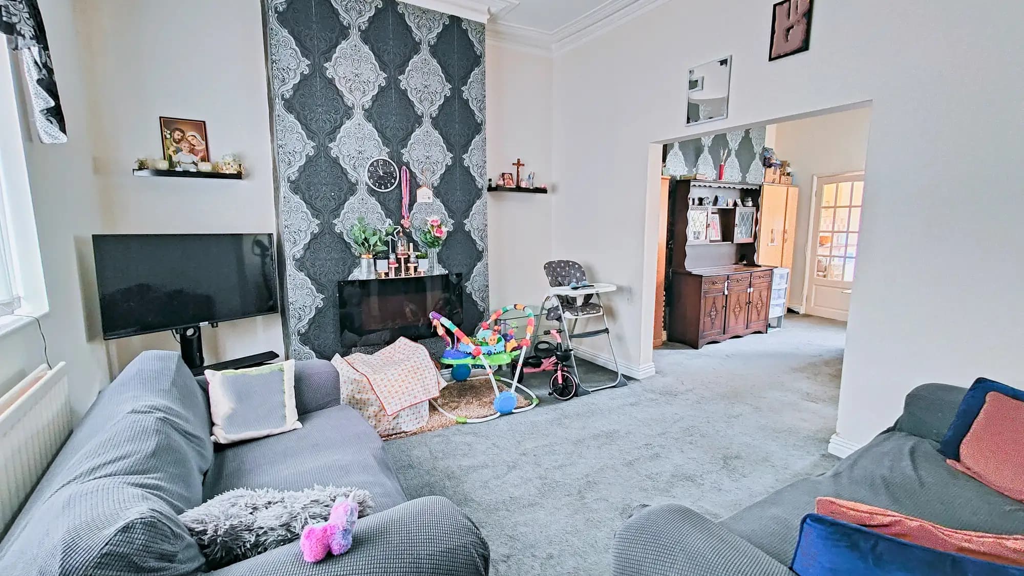 property photo 1 of 25