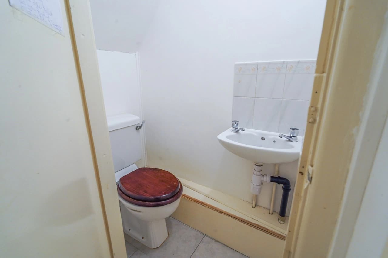 property photo 18 of 34