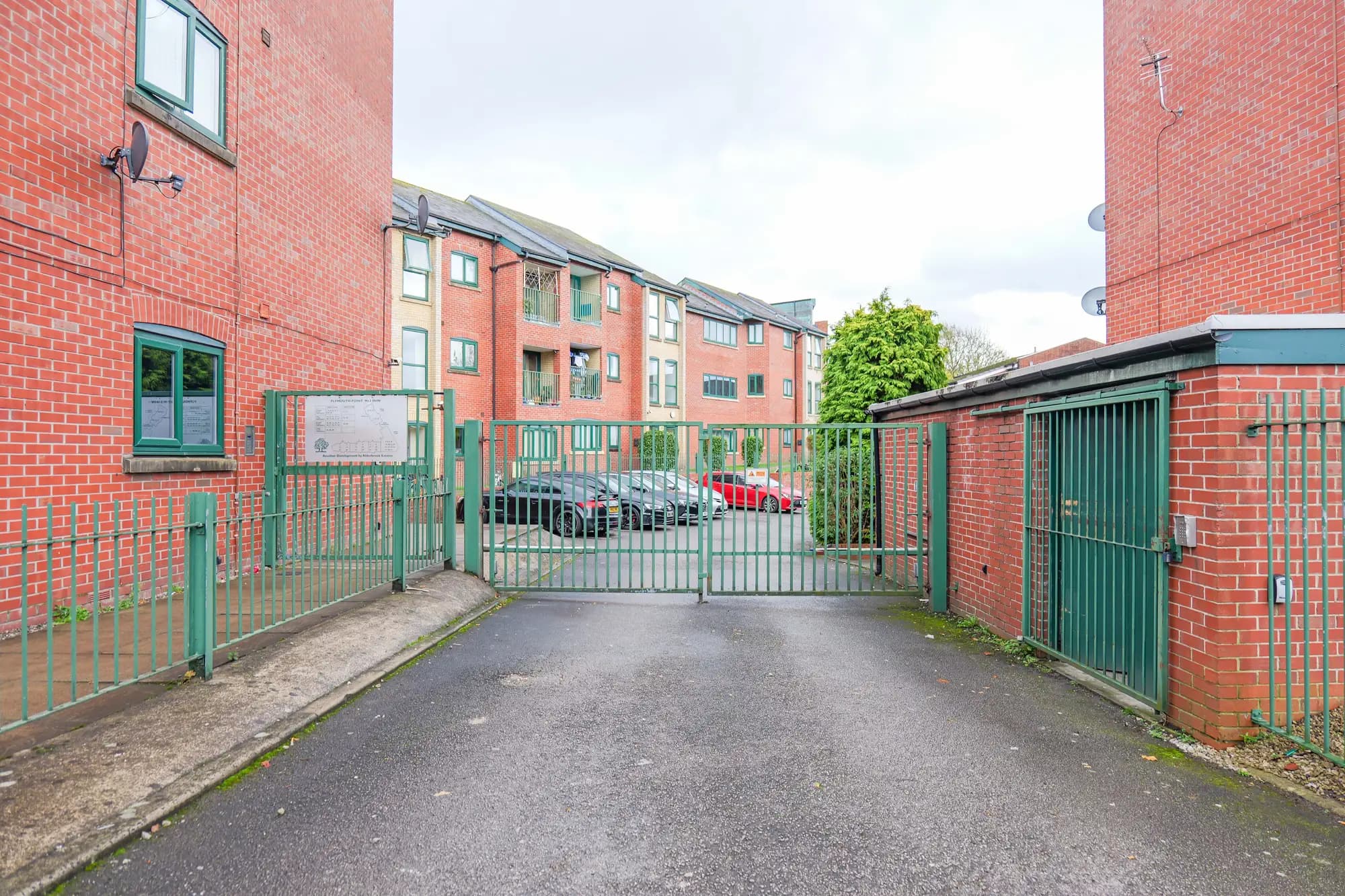 property photo 15 of 17