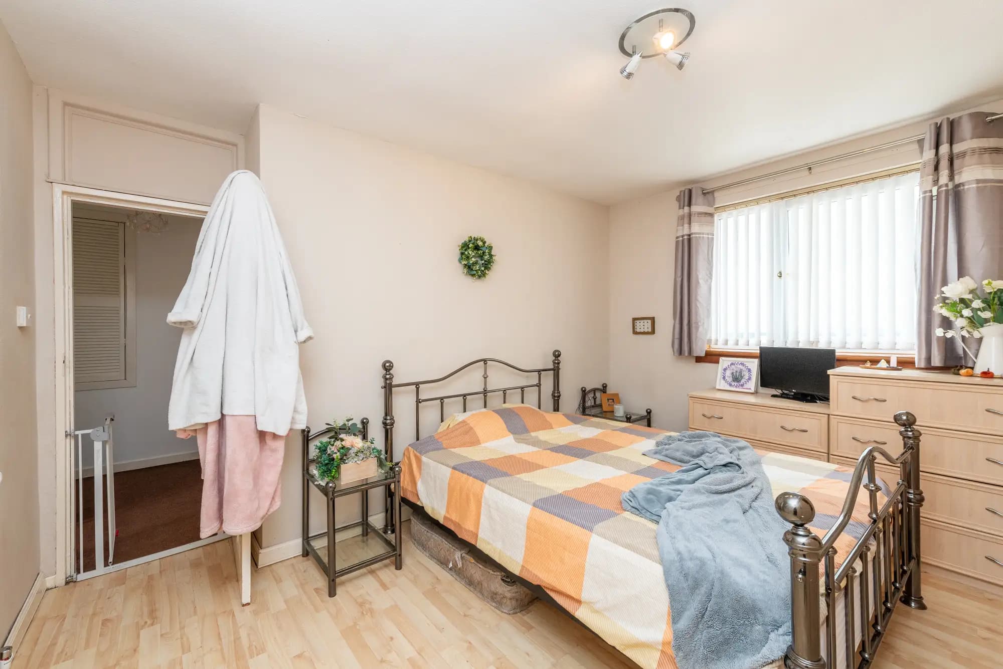 property photo 20 of 38