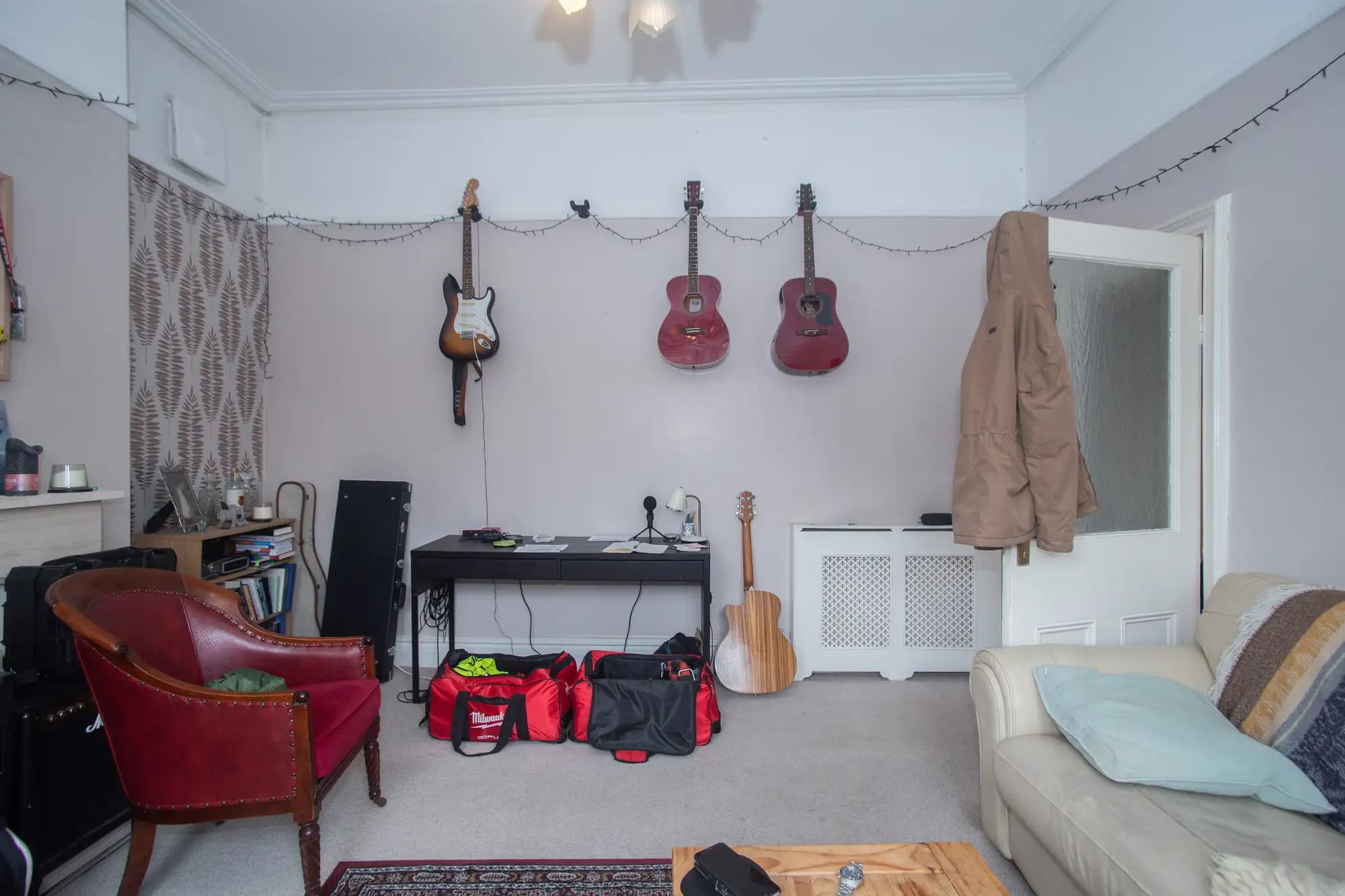 property photo 4 of 12