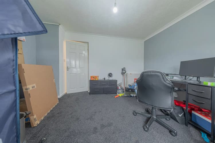property photo 14 of 18