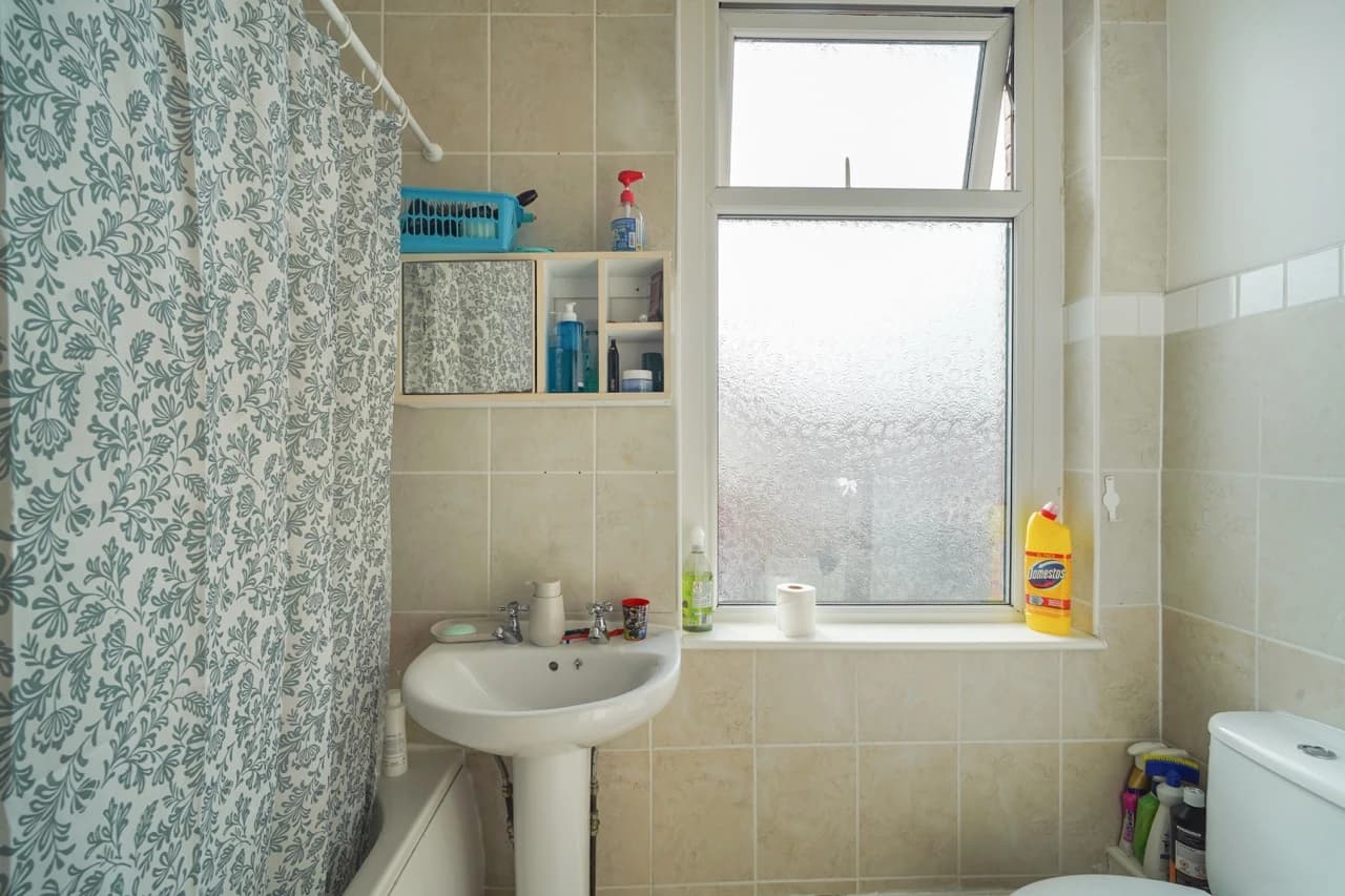 property photo 11 of 24