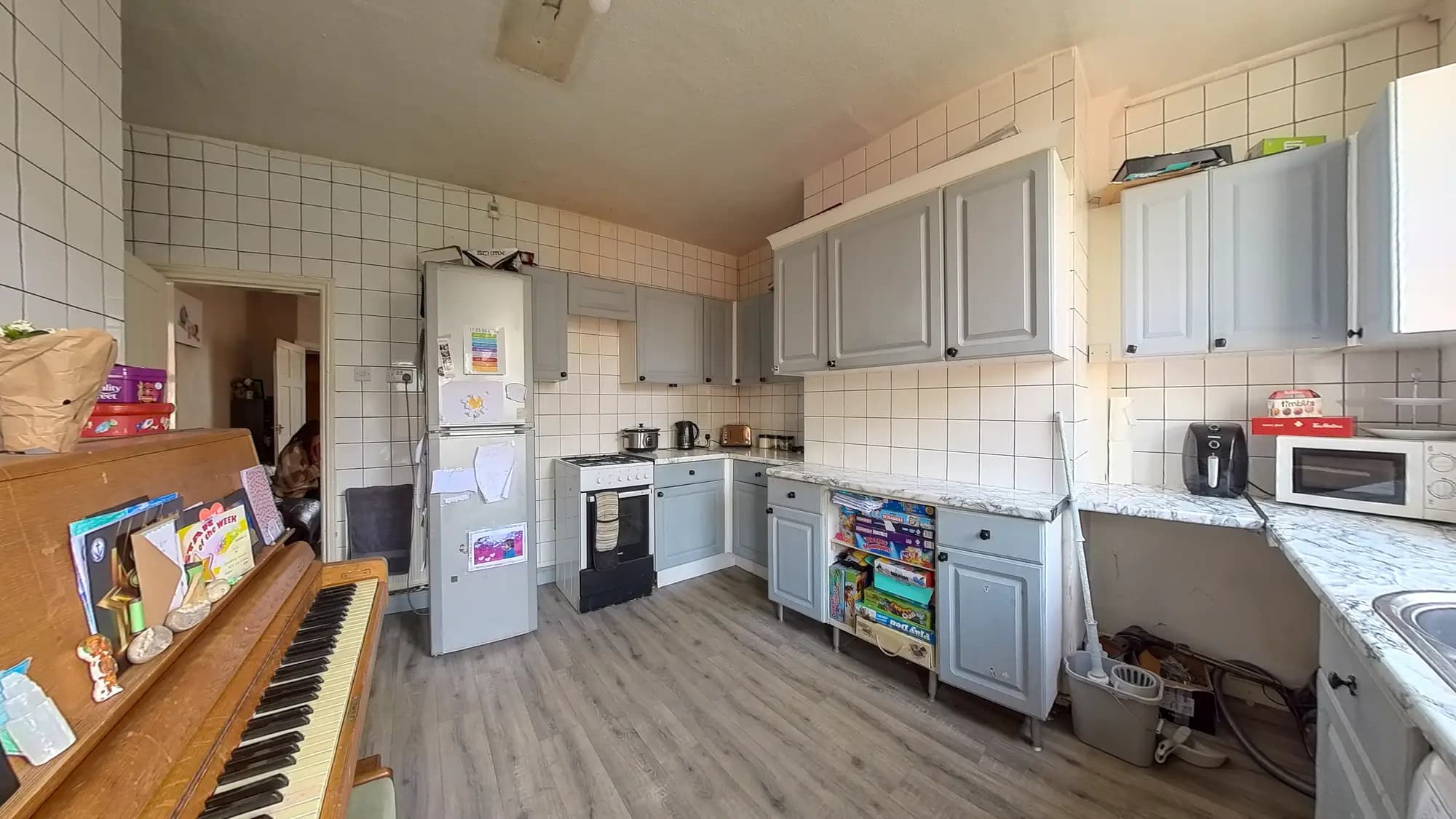 property photo 6 of 20