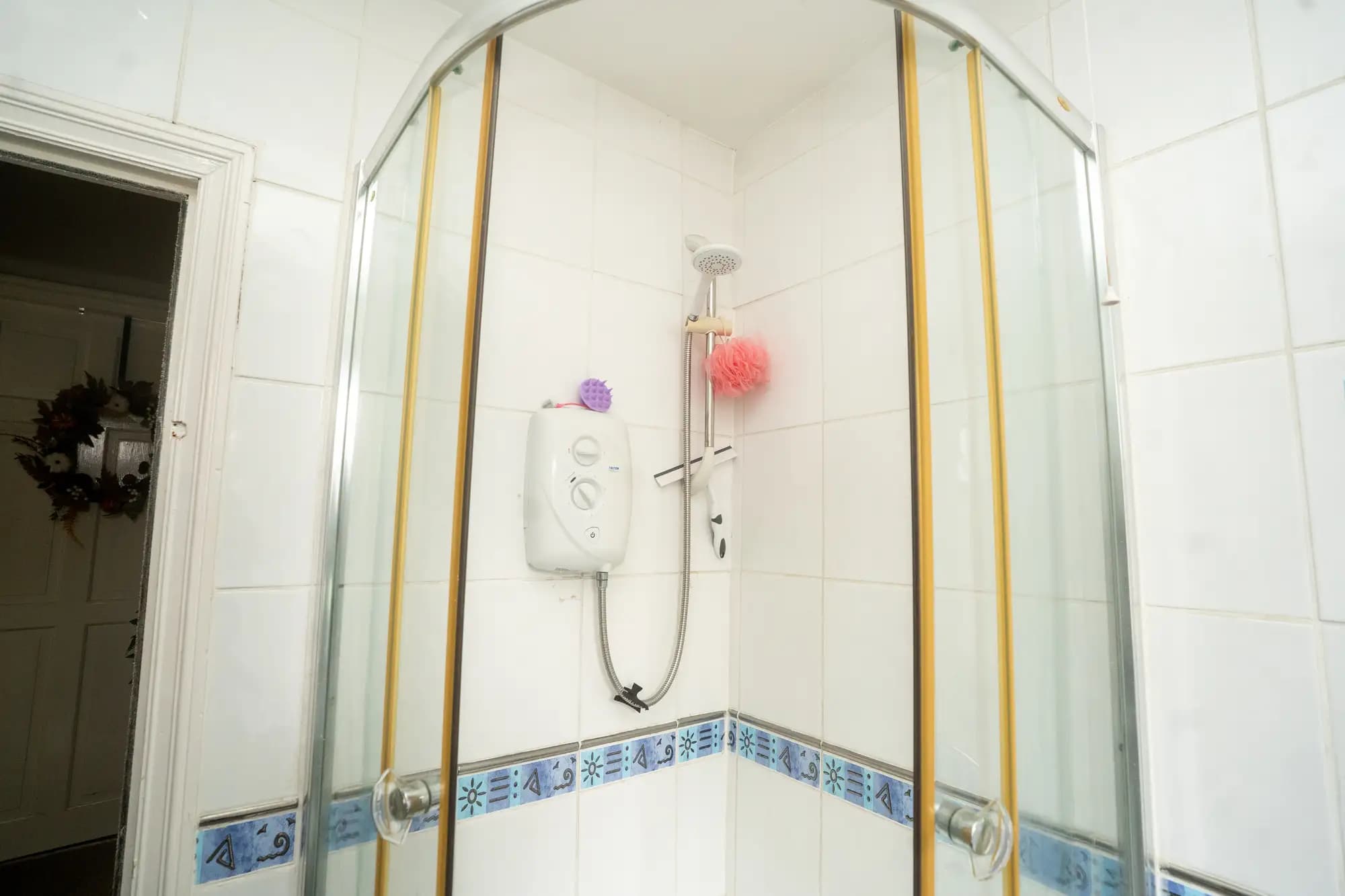 property photo 10 of 17