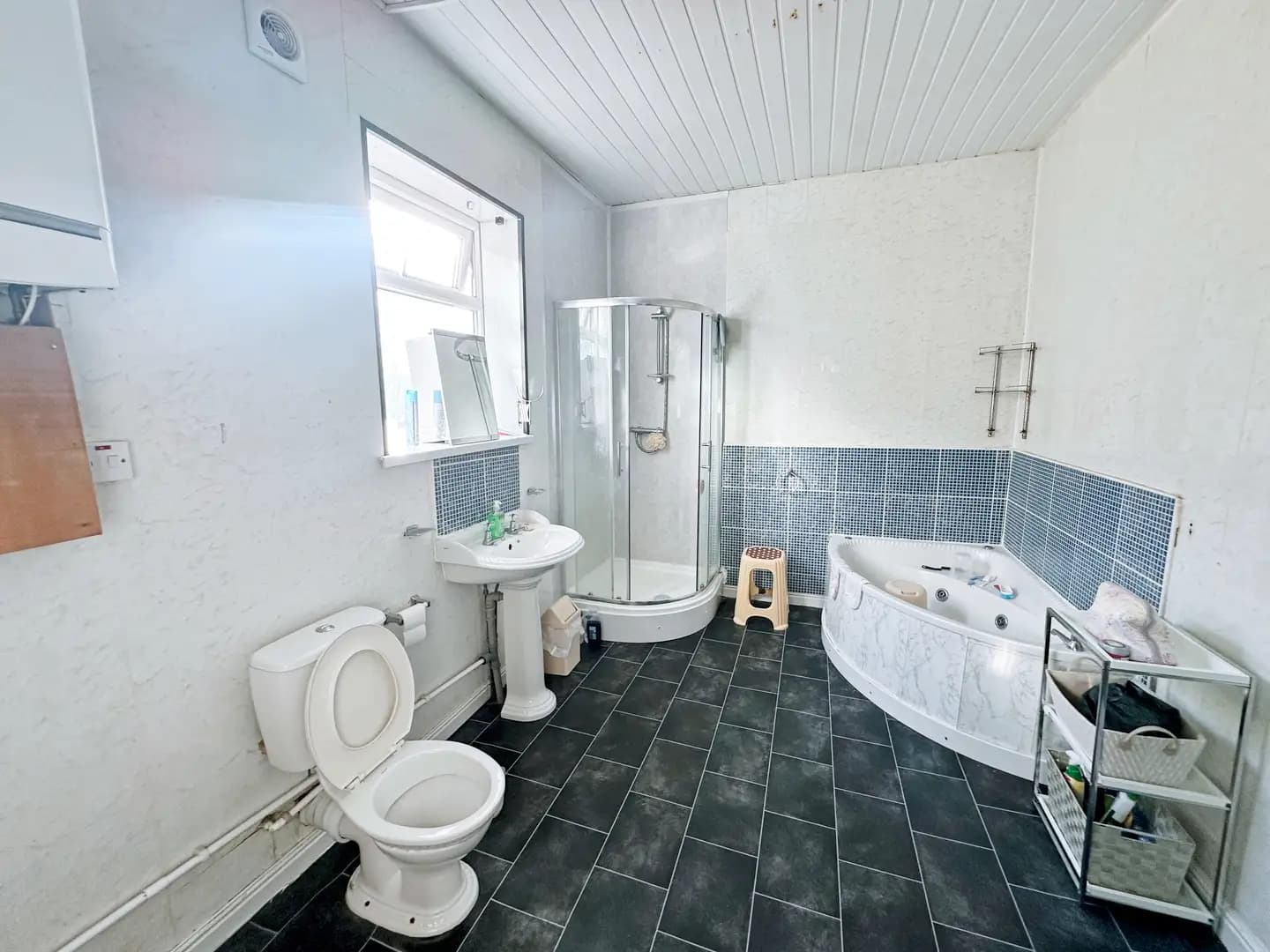 property photo 10 of 30