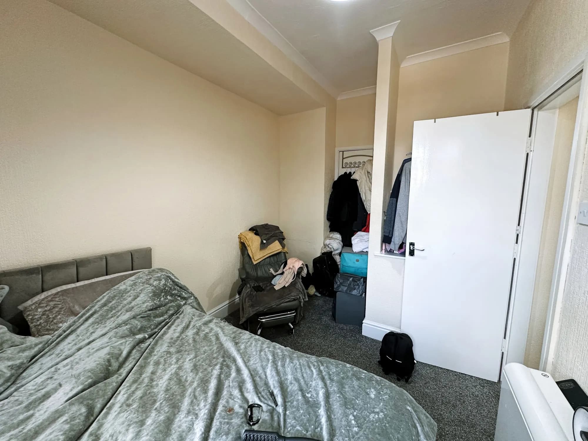 property photo 11 of 17