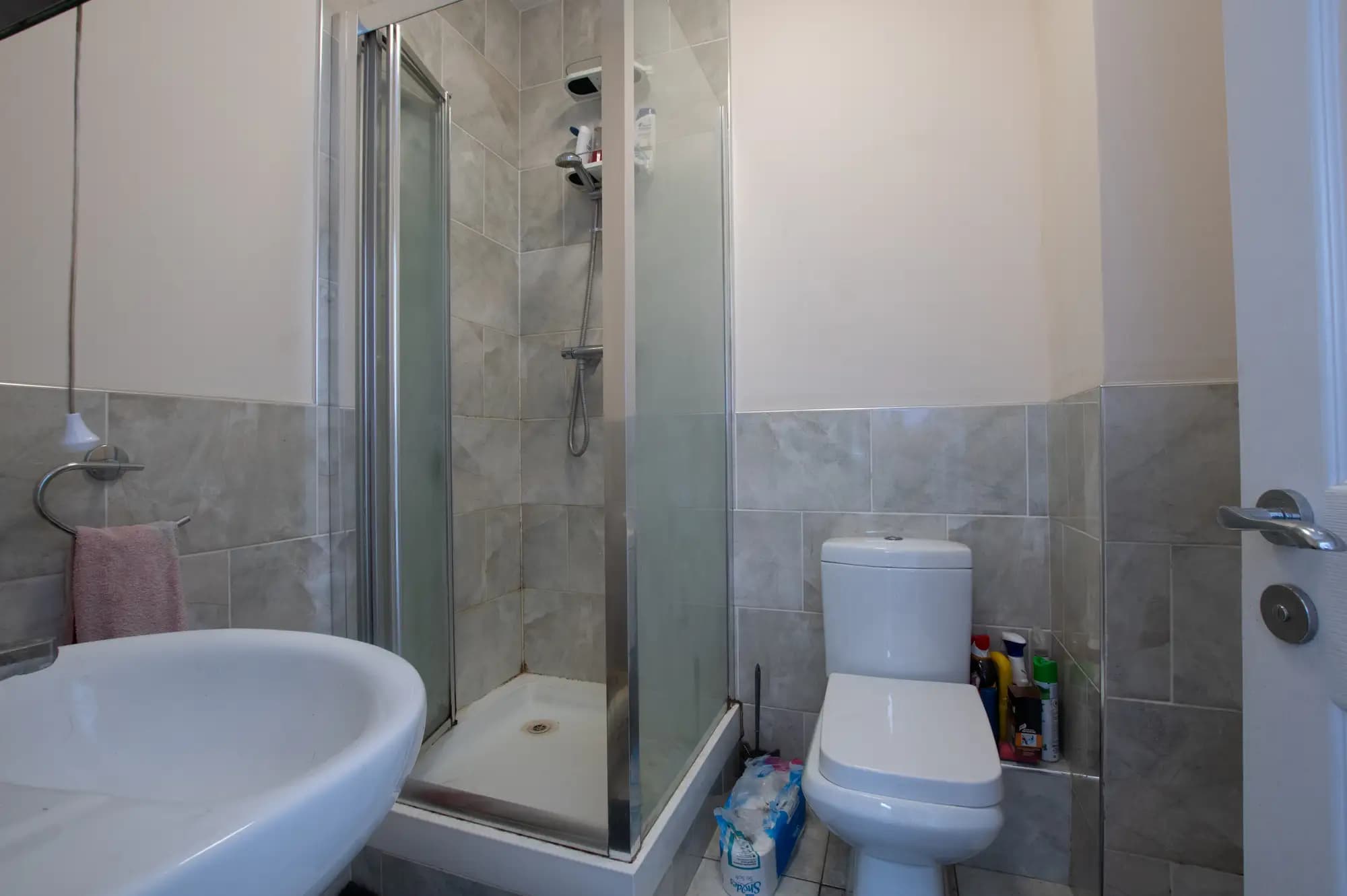 property photo 9 of 18