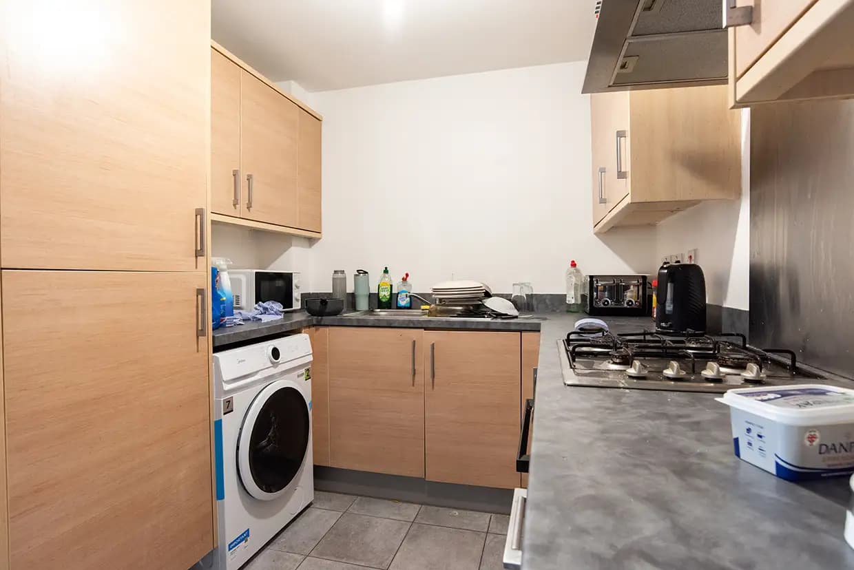 property photo 6 of 19