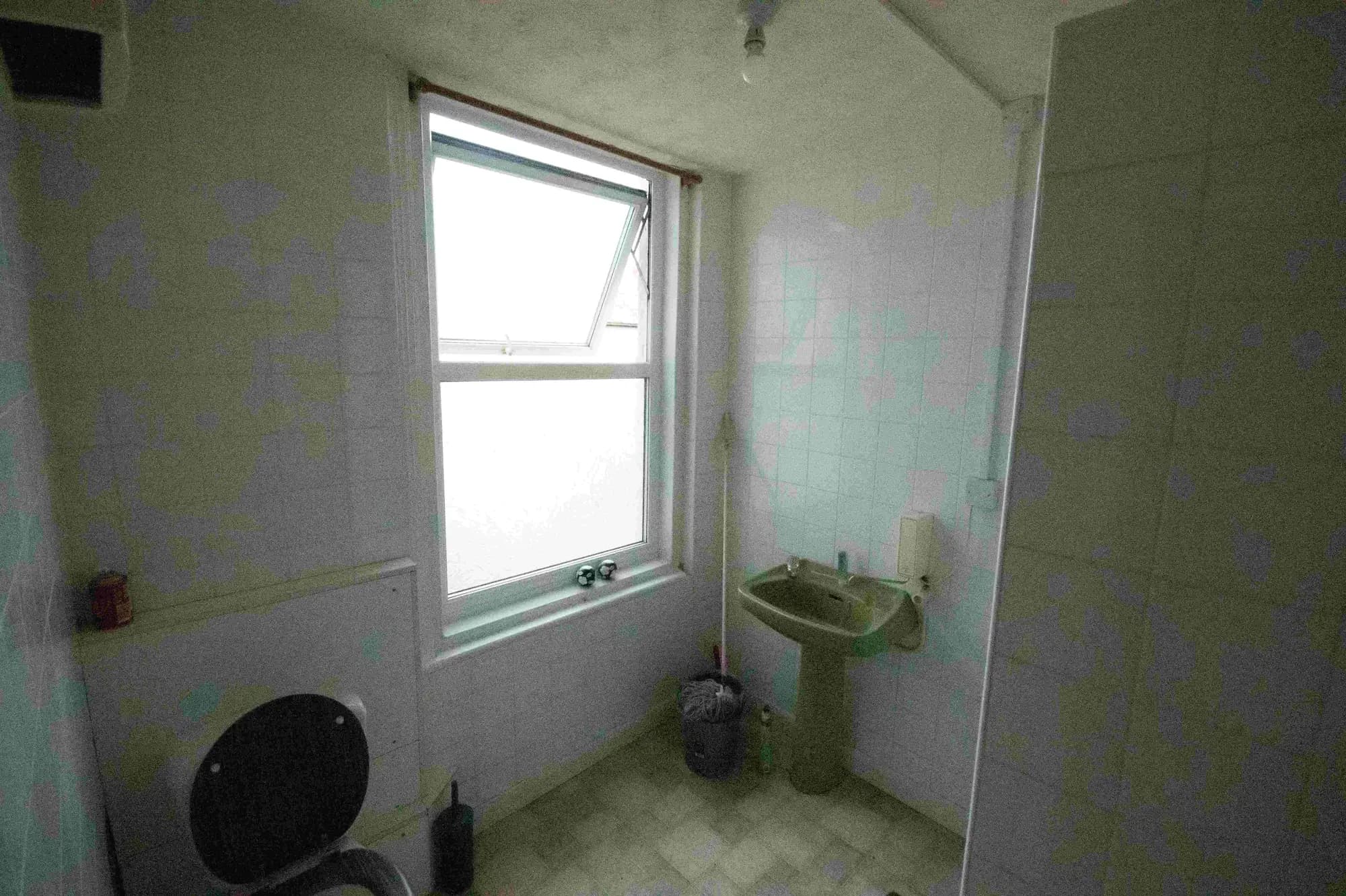 property photo 16 of 28