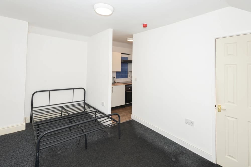 property photo 13 of 25