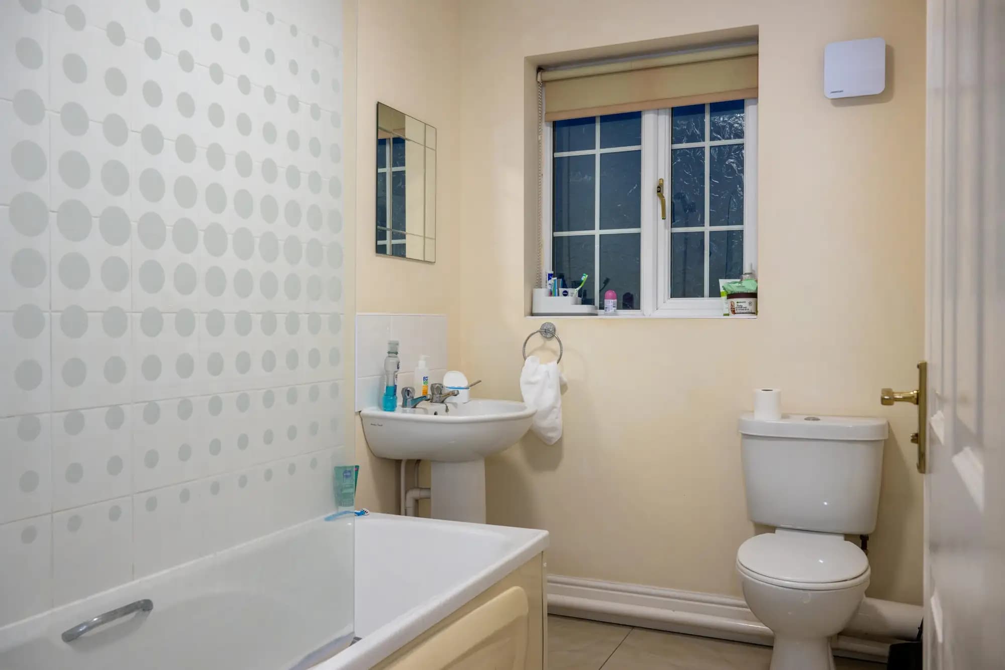 property photo 11 of 17