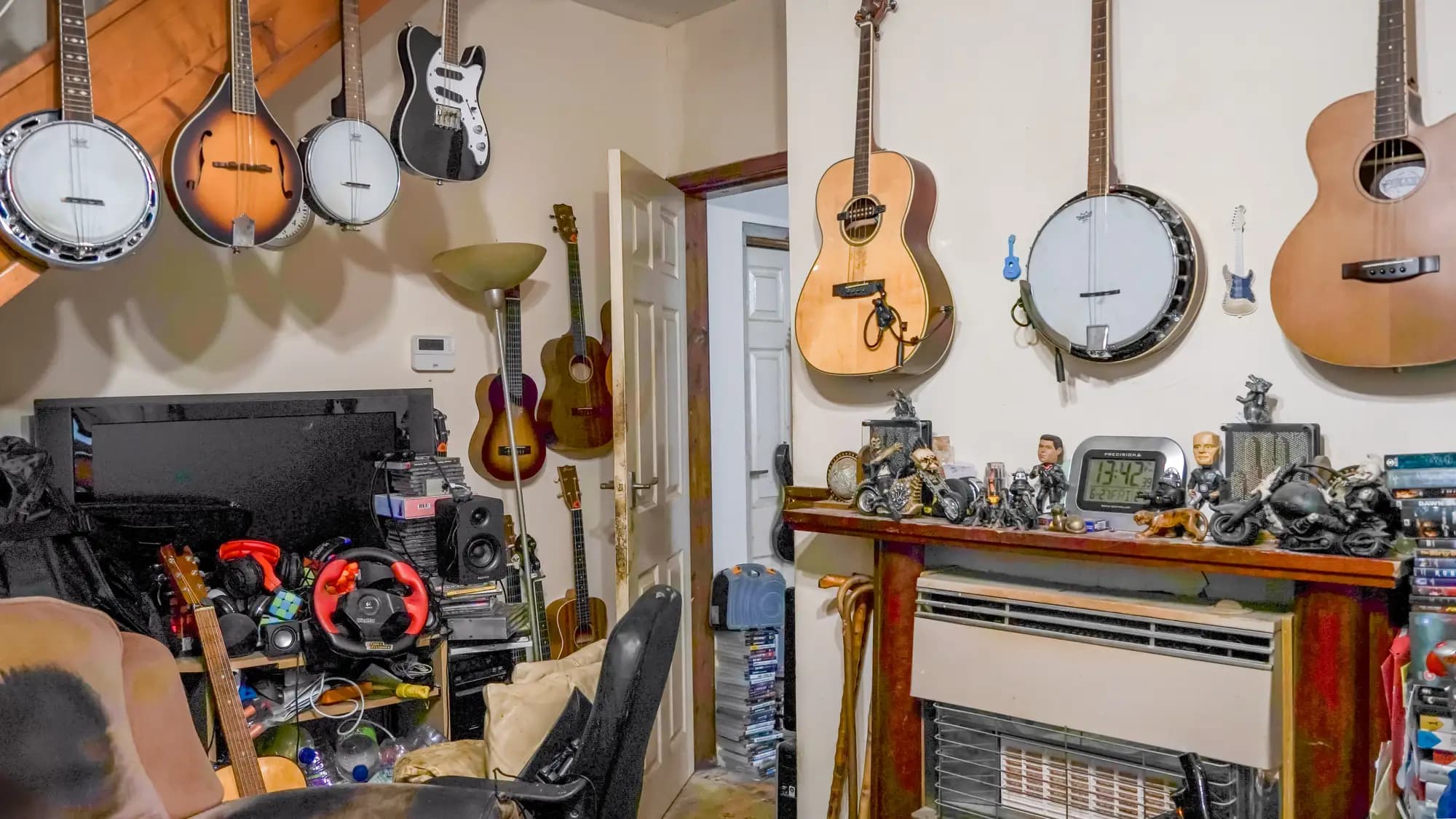 property photo 6 of 10
