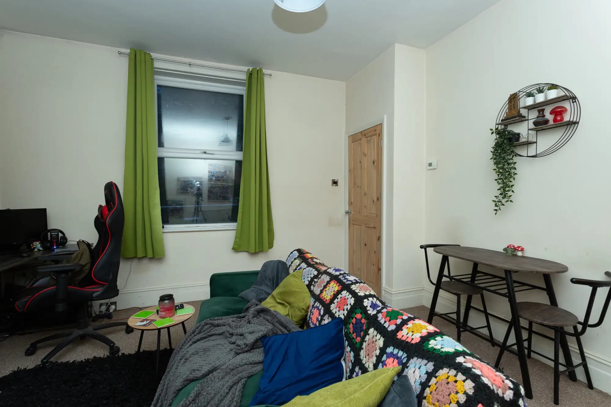 property photo 5 of 20