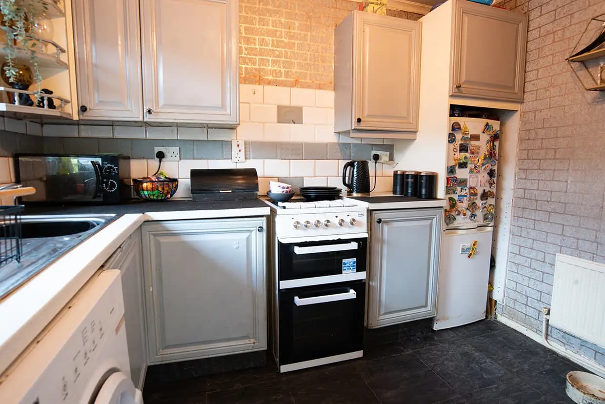 property photo 6 of 21