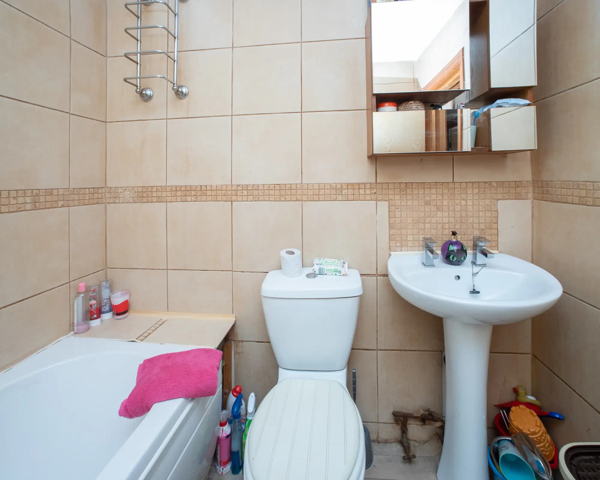 property photo 11 of 16