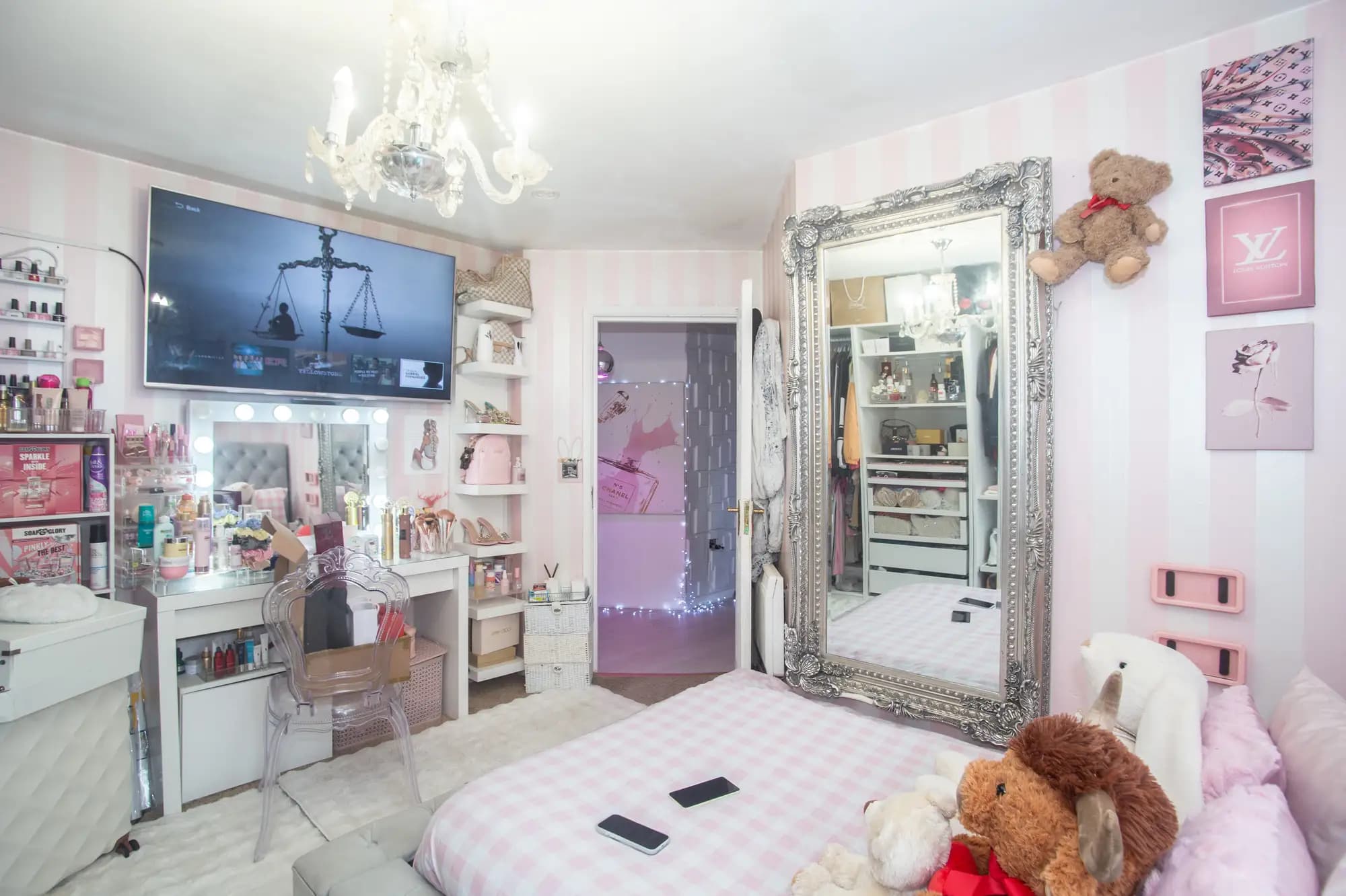 property photo 10 of 17