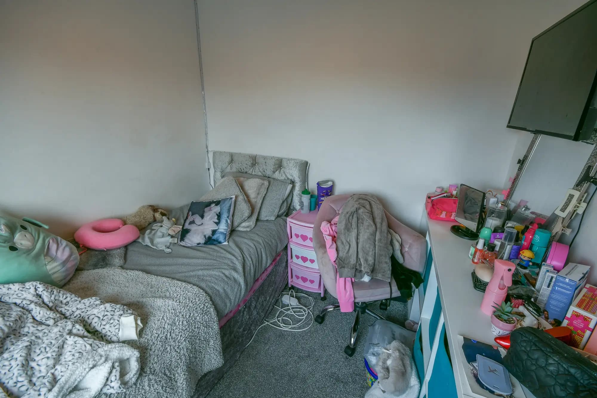 property photo 11 of 19