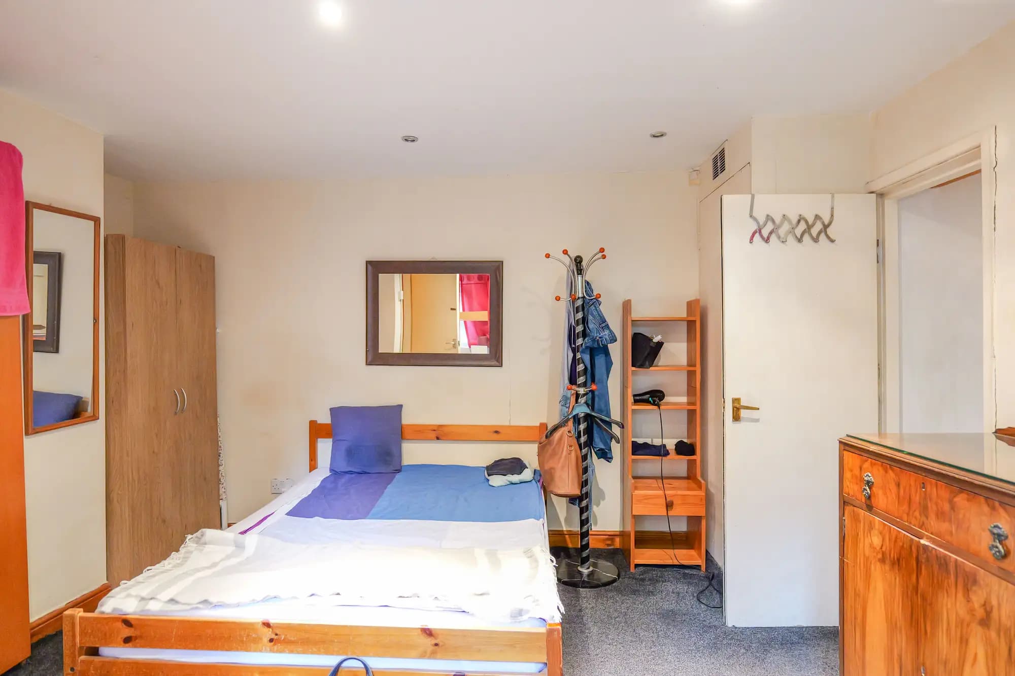 property photo 10 of 24