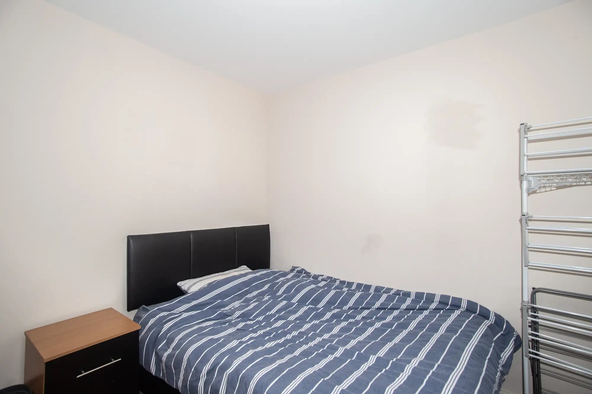 property photo 11 of 16