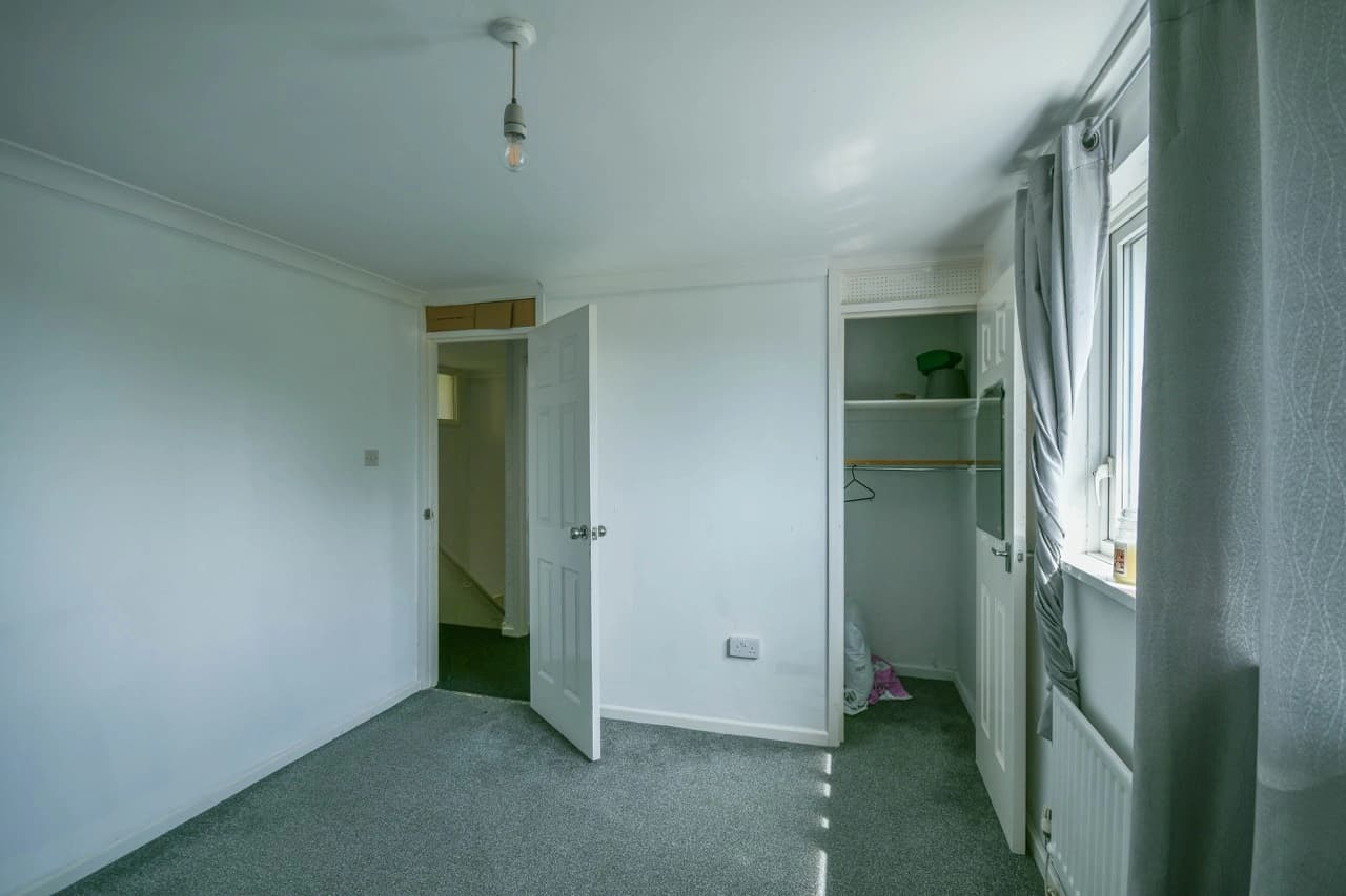 property photo 13 of 21