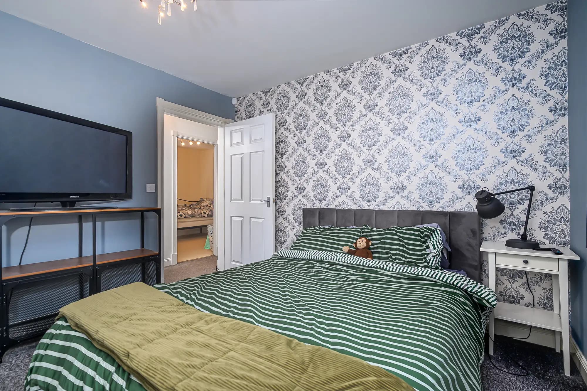 property photo 11 of 19