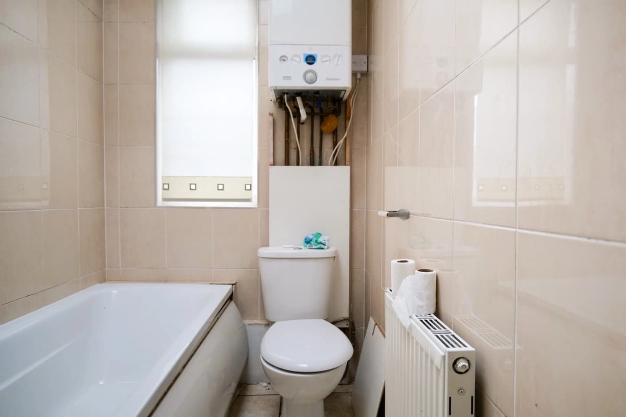 property photo 7 of 19