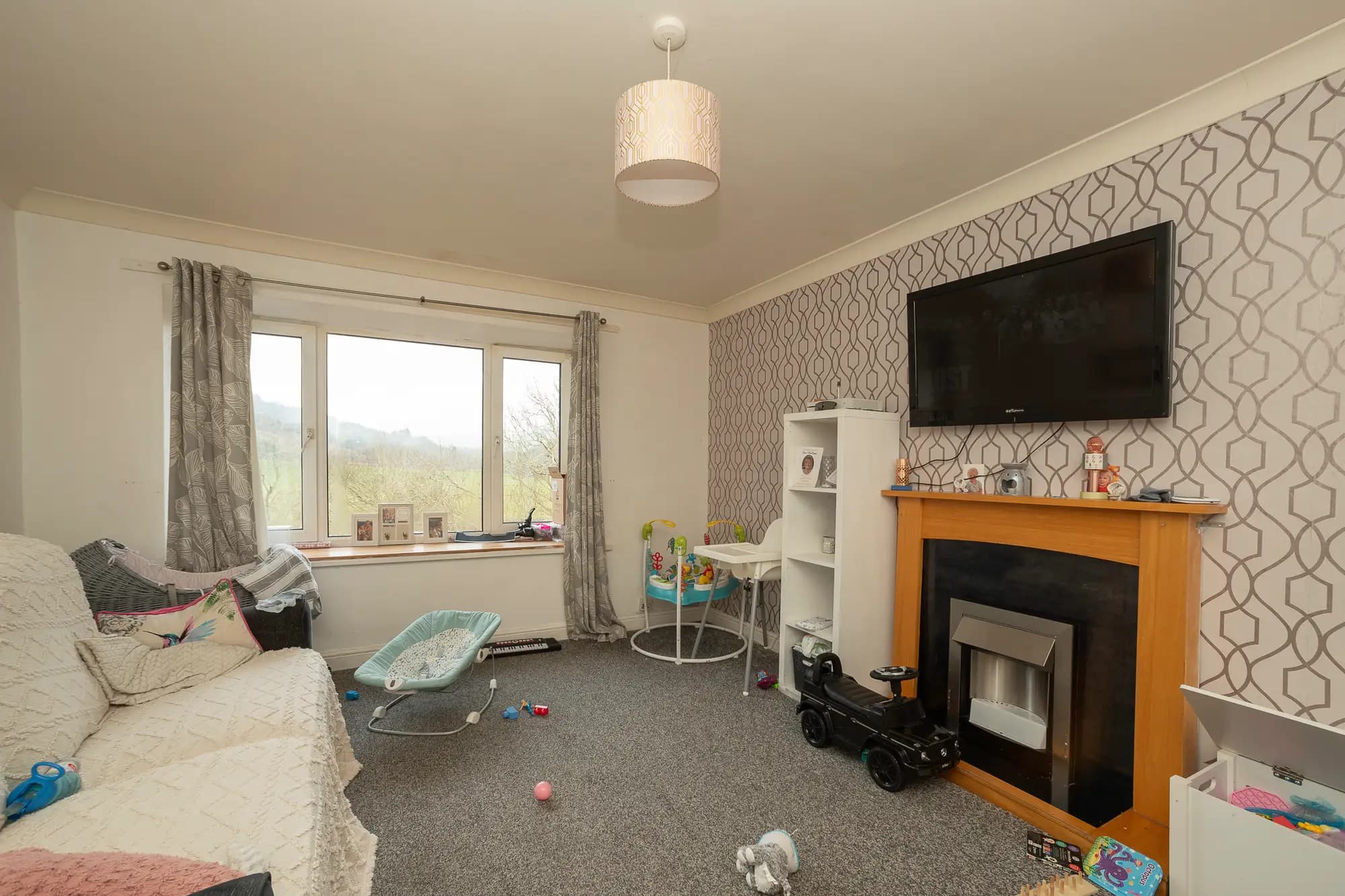 property photo 5 of 13
